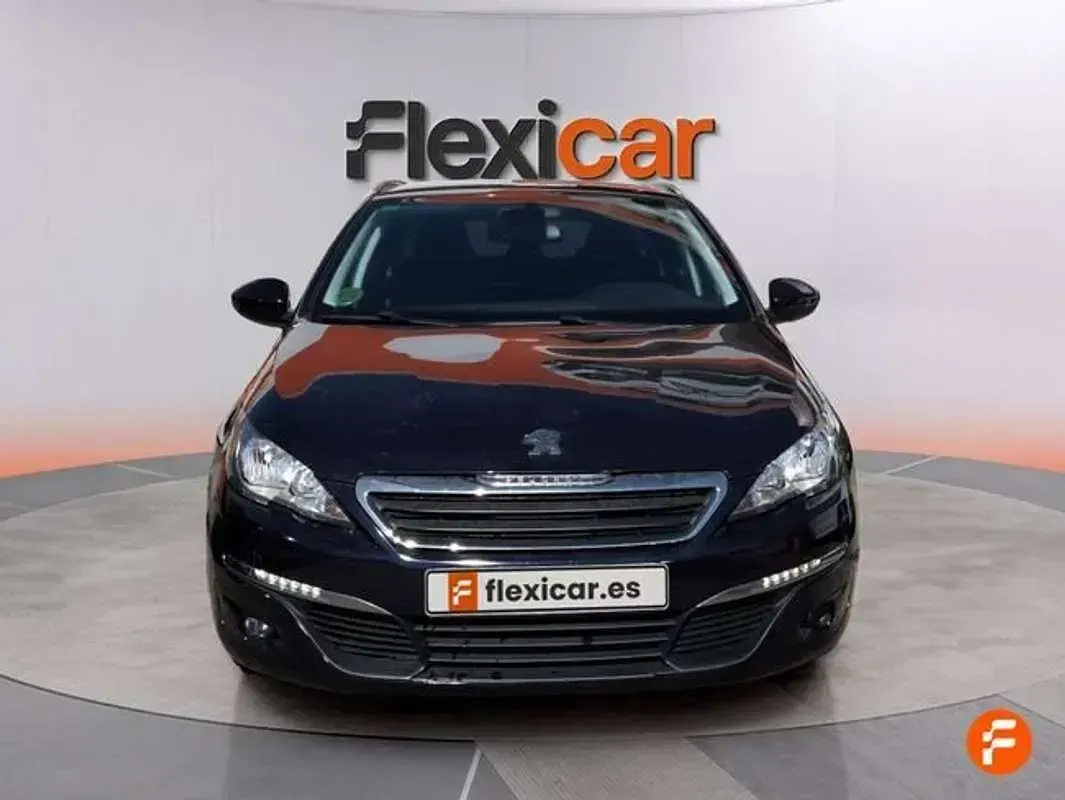Usado Peugeot 308 SW Style 131 CV (96 kW) 2017 Negro Familiar