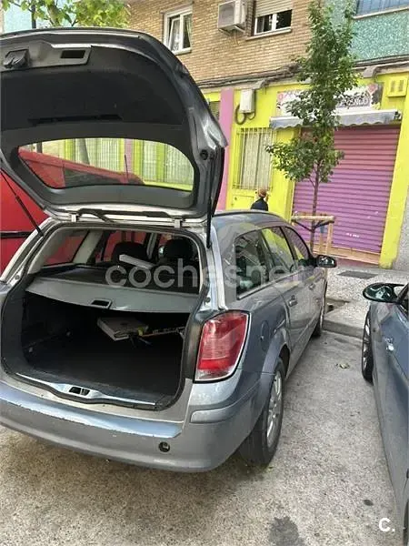 Usado Opel Astra Cosmo 150 CV (110 kW) 2005 Gris / plata Berlina