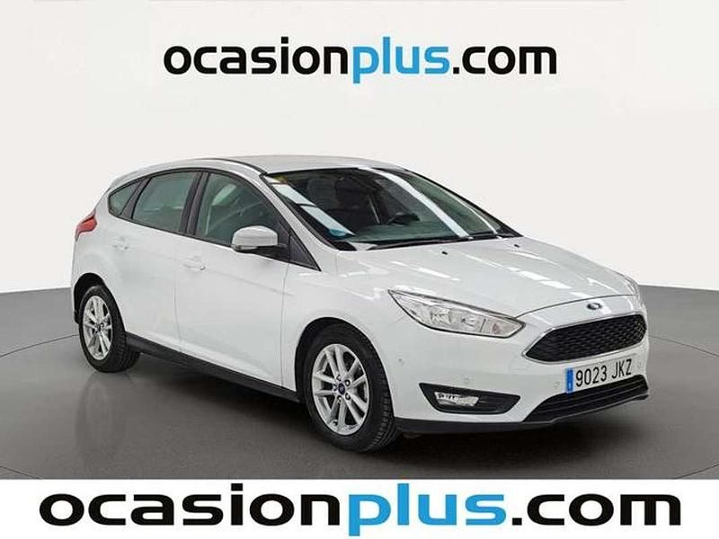 Usado Ford Focus Trend+ 125 CV (91 kW) 2015 Blanco Utilitario