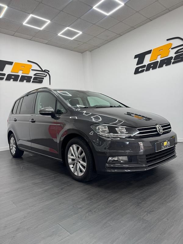 Gris Usado 2017 VW Touran Monovolumen | 16.000 € (Precio justo) - Imagen 1/4