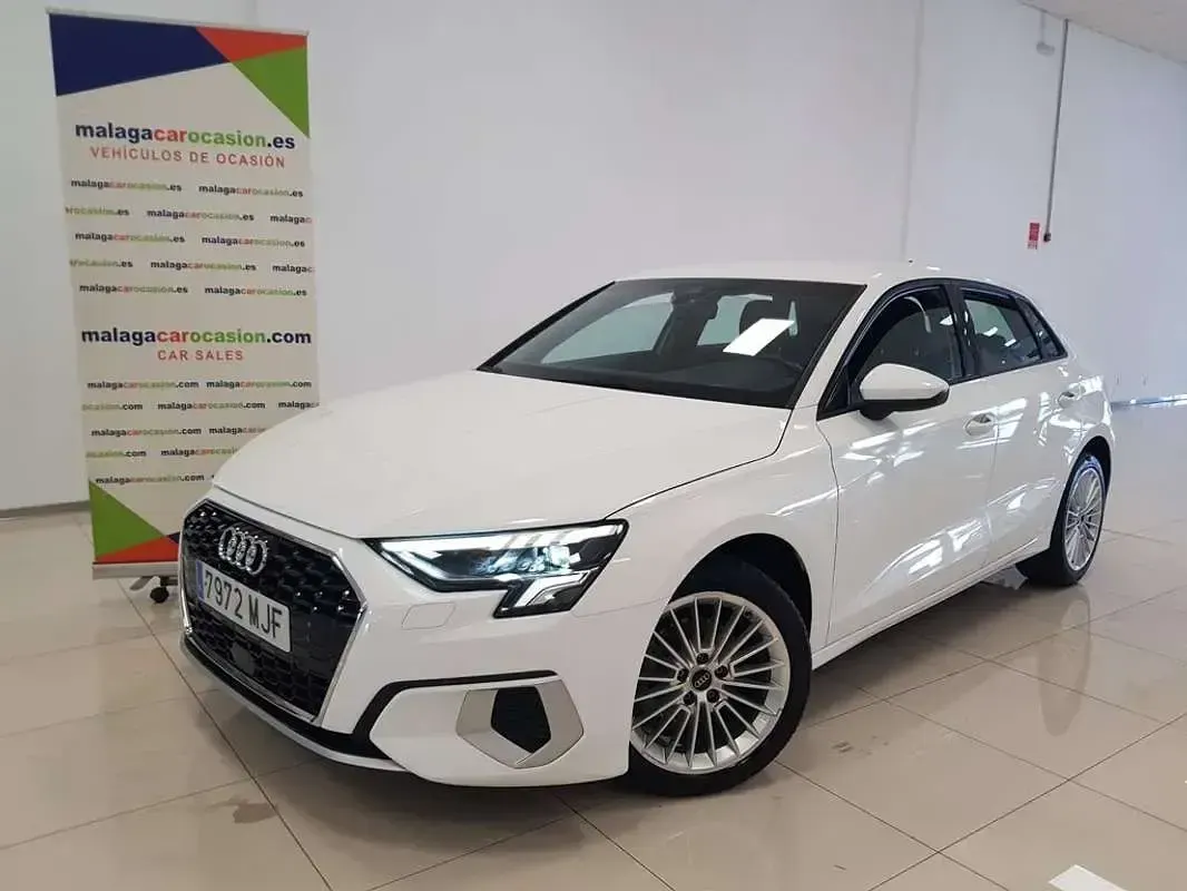 Usado Audi A3 Sportback Advanced Plus 109 CV (80 kW) 2023 Blanco Utilitario