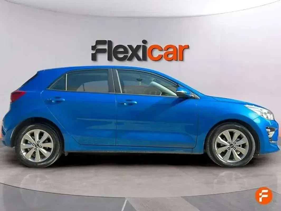 Usado Kia Rio 84 CV (61 kW) 2021 Azul Utilitario