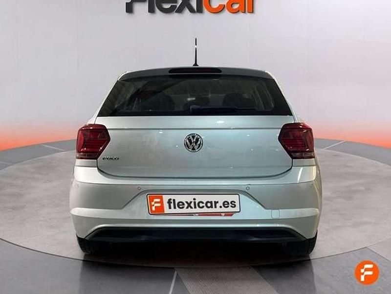 Usado VW Polo Advance 95 CV (69 kW) 2019 Gris Utilitario