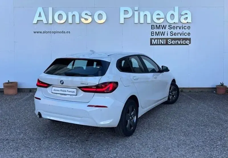 Usado BMW 116 Comfort Edition 116 CV (85 kW) 2023 Blanco Utilitario