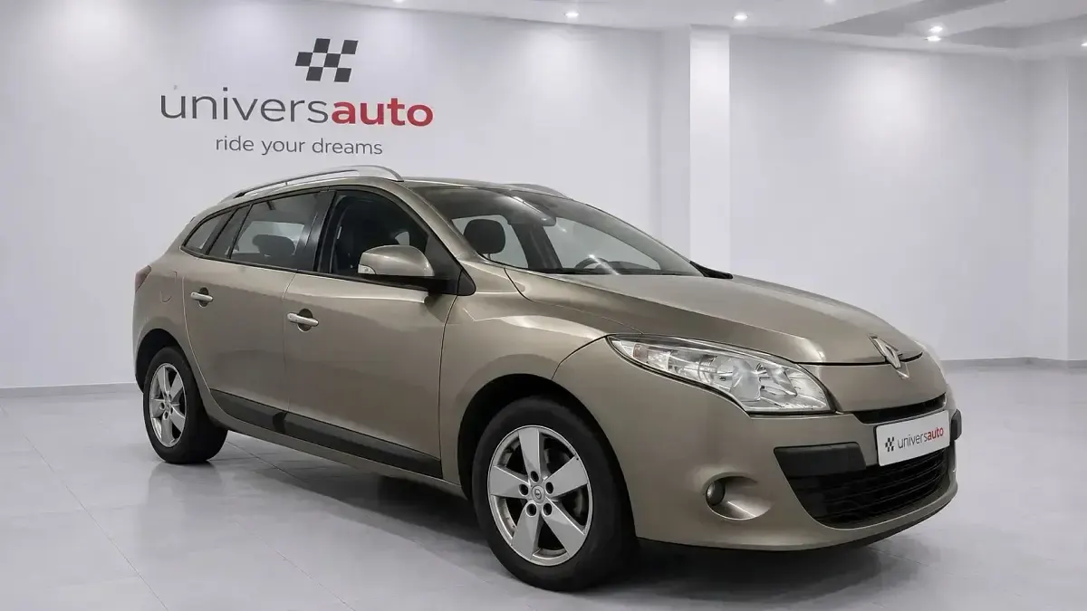 Usado Renault Mégane GrandTour Dynamique 110 CV (80 kW) 2011 Beige Familiar