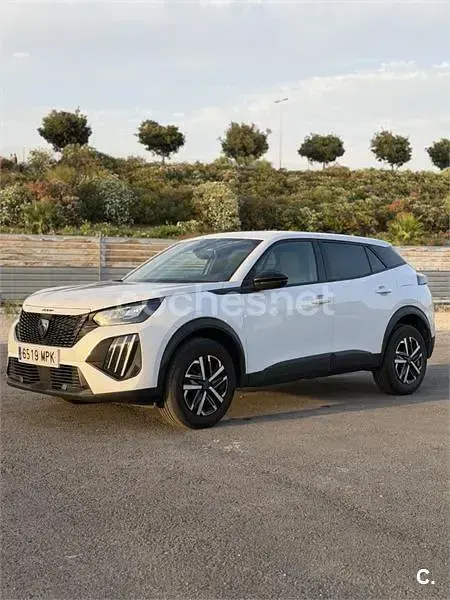 Usado Peugeot 2008 Active 100 CV (73 kW) 2024 Blanco SUV