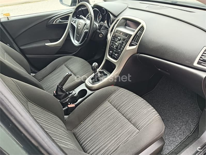 Usado Opel Astra Selective 110 CV (80 kW) 2012 Negro Berlina