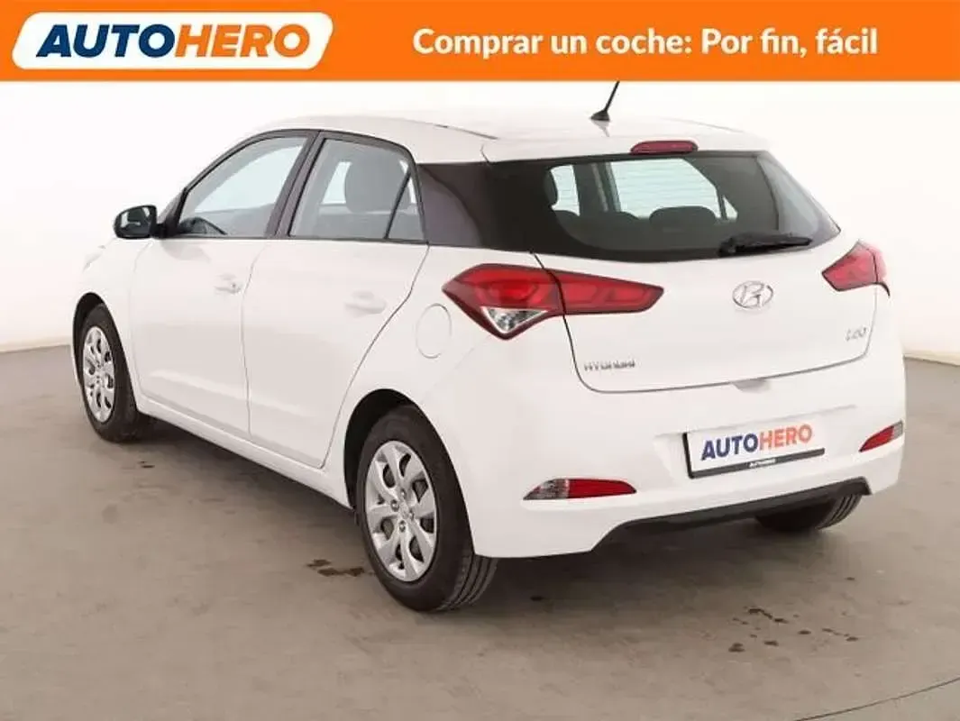 Usado Hyundai i20 84 CV (61 kW) 2016 Blanco Utilitario
