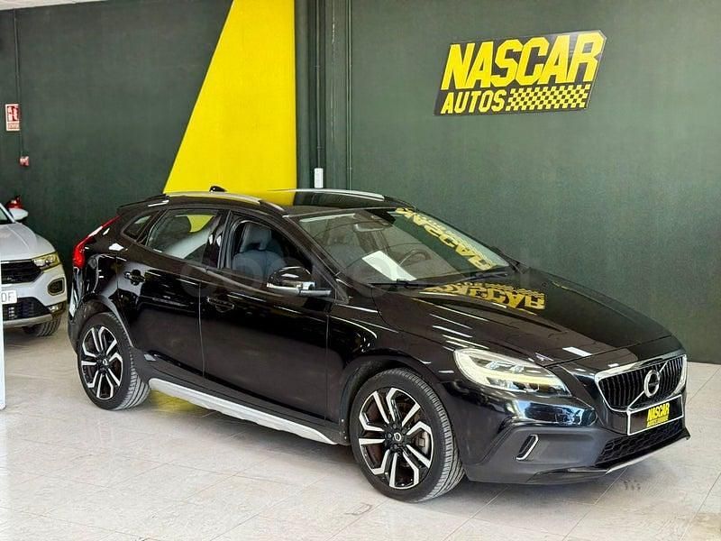 Usado Volvo V40 CC 120 CV (88 kW) 2018 Negro Familiar