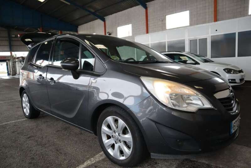Negro Usado 2011 Opel Meriva Enjoy Monovolumen | 4900 € - Imagen 1/4