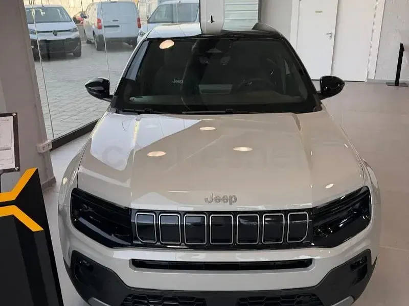 Nuevo Jeep Avenger Summit 100 CV (73 kW) 2026 Gris / plata SUV