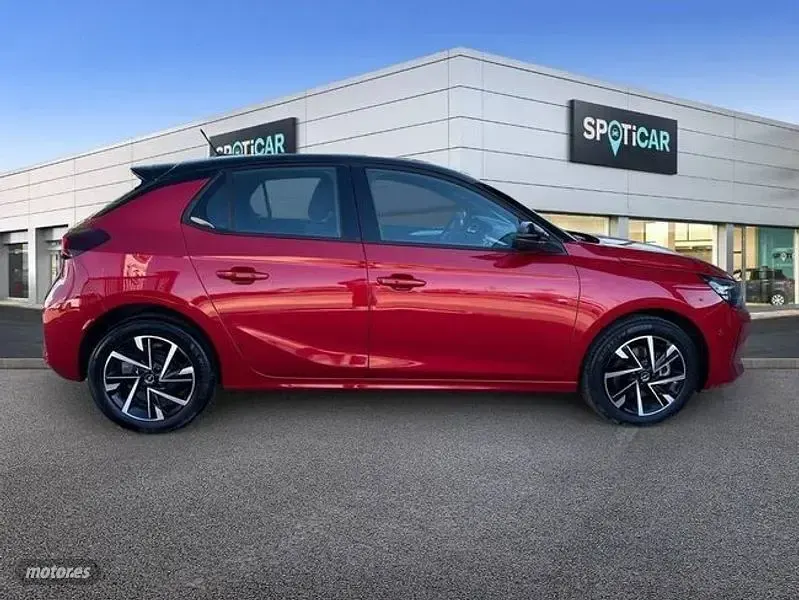 Usado Opel Corsa 100 CV (73 kW) 2025 Rojo Utilitario