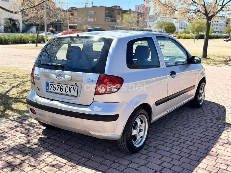 Usado Hyundai Getz 63 CV (46 kW) 2003 Gris / plata Utilitario