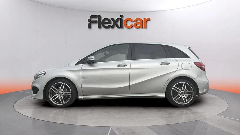 Usado Mercedes B200 139 CV (102 kW) 2018 Gris Monovolumen