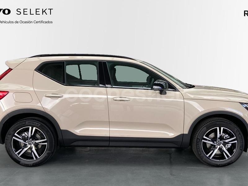 Usado Volvo XC40 Plus 163 CV (119 kW) 2025 Gris / plata SUV