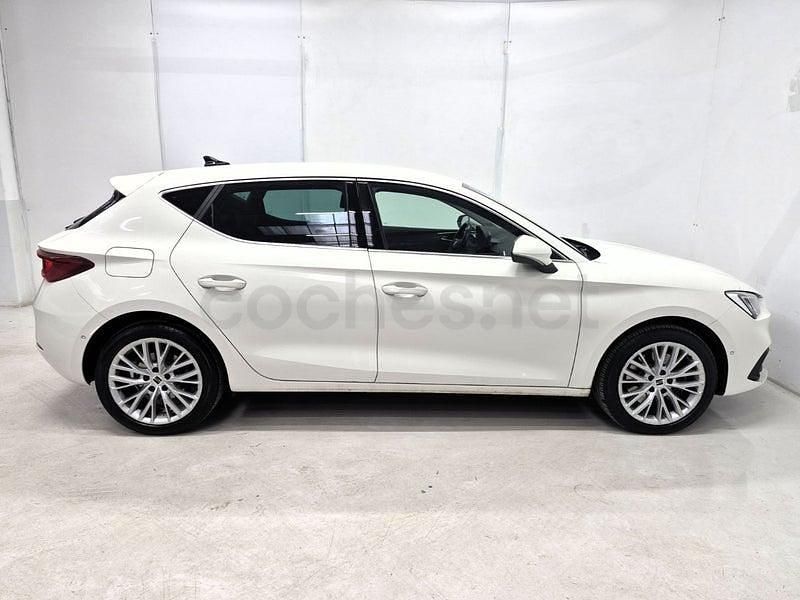 Usado Seat Leon XCELLENCE 110 CV (80 kW) 2021 Blanco Berlina