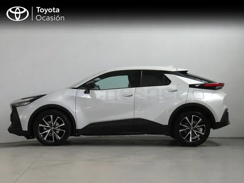 Käytetty Toyota C-HR Advance 140 HP (102 kW) 2024 Valkoinen Katumaasturi