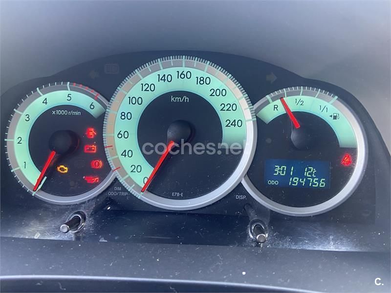 Usado Toyota Corolla Verso Sport 136 CV (100 kW) 2008 Gris / plata Monovolumen