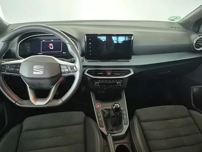 Usado Seat Arona Xperience 115 CV (84 kW) 2025 Gris SUV