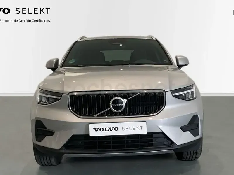 Usado Volvo XC40 Core 163 CV (119 kW) 2022 Gris / plata SUV