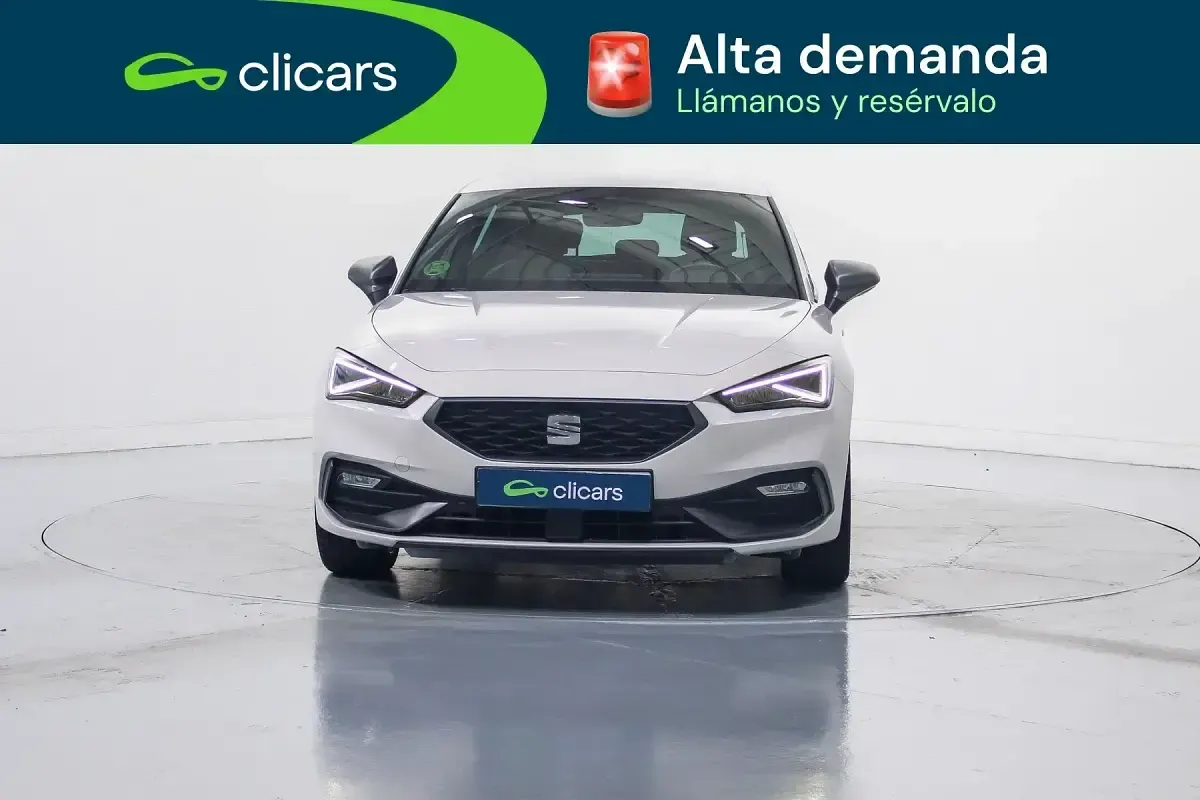 Usado Seat Leon FR 150 CV (110 kW) 2022 Blanco Berlina