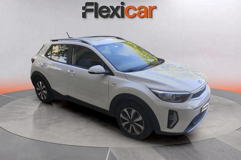 Blanco Usado 2021 Kia Stonic 2 SUV | 17.390 € (Un poco caro) - Imagen 1/4