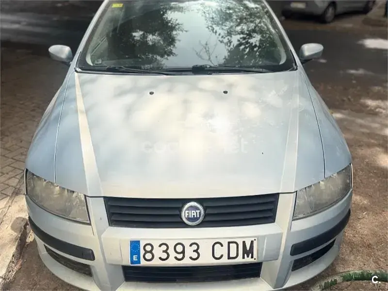 Usado Fiat Stilo Dynamic 115 CV (84 kW) 2003 Gris / plata Berlina