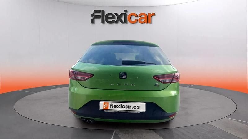 Usado Seat Leon FR 150 CV (110 kW) 2016 Verde Berlina