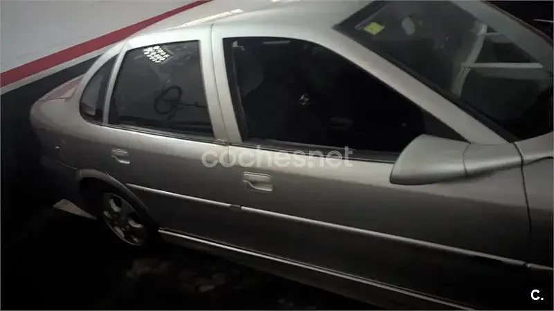 Usado Opel Vectra 115 CV (84 kW) 1999 Gris / plata Berlina