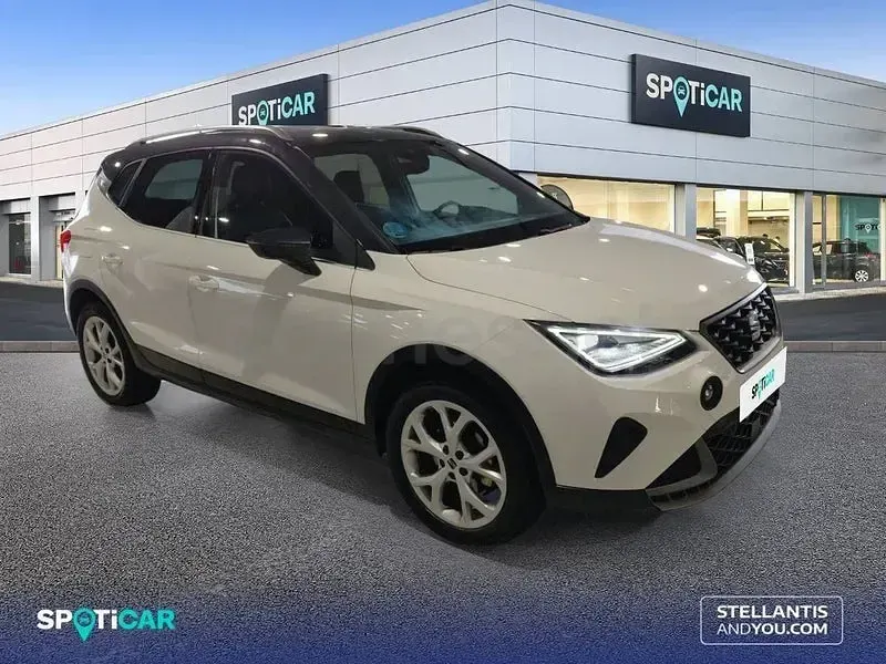 Usado Seat Arona FR 90 CV (66 kW) 2021 Blanco SUV
