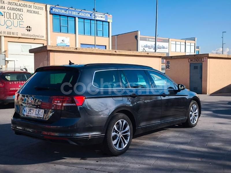 Usado VW Passat Executive 150 CV (110 kW) 2020 Gris / plata Familiar