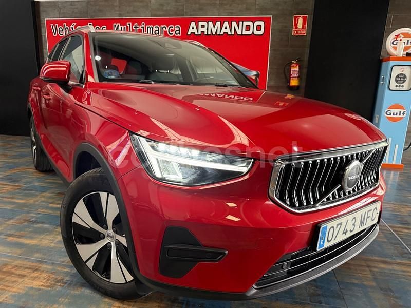 Granate Usado 2023 Volvo XC40 Core SUV | 26.500 € (Super precio) - Imagen 1/4