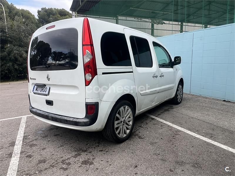 Usado Renault Kangoo Expression 85 CV (62 kW) 2011 Blanco Familiar