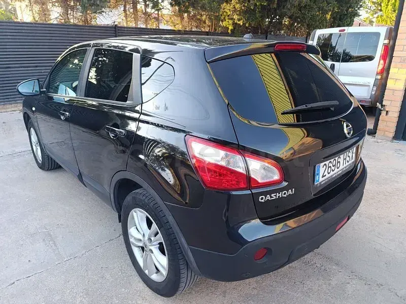 Usado Nissan Qashqai Acenta 110 CV (80 kW) 2013 Negro SUV