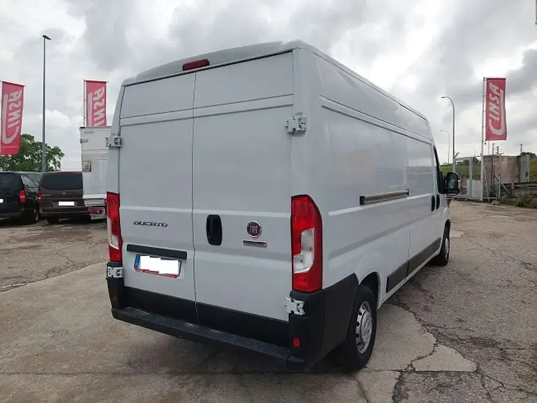 Usado Fiat Ducato 140 CV (102 kW) 2020 Blanco Van