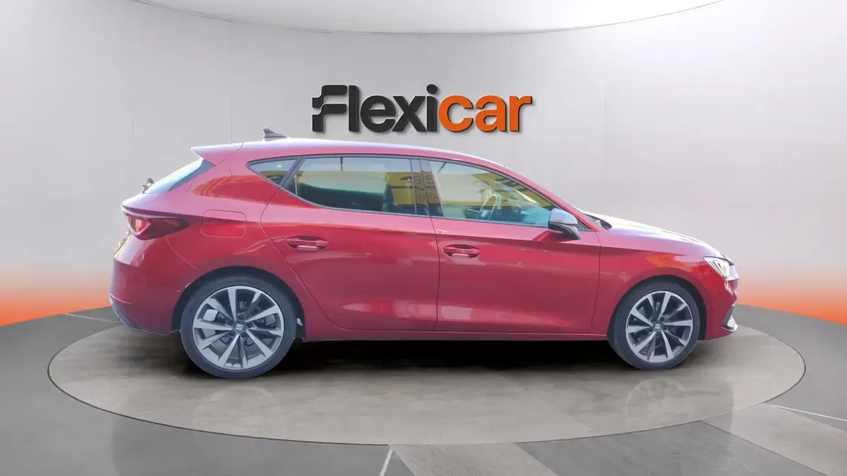 Usado Seat Leon FR 150 CV (110 kW) 2021 Rojo Berlina