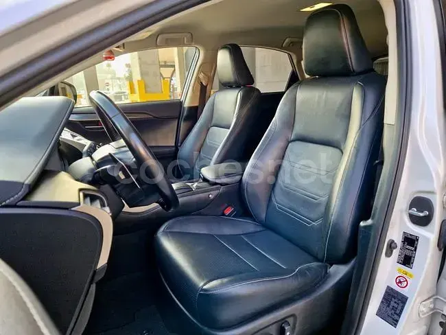 Usado Lexus NX300h Executive Line 197 CV (144 kW) 2018 Blanco SUV