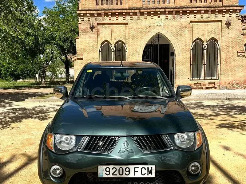 Usado Mitsubishi L200 Intense+ 136 CV (100 kW) 2006 Gris / plata Pickup/Camioneta