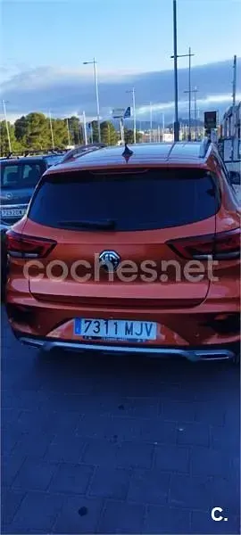 Usado MG ZS Luxury 106 CV (77 kW) 2023 Naranja SUV