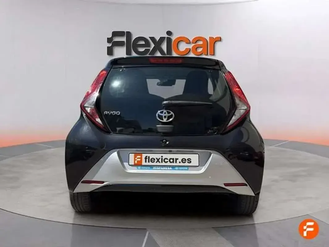 Usado Toyota Aygo X-wave 72 CV (52 kW) 2019 Negro Utilitario