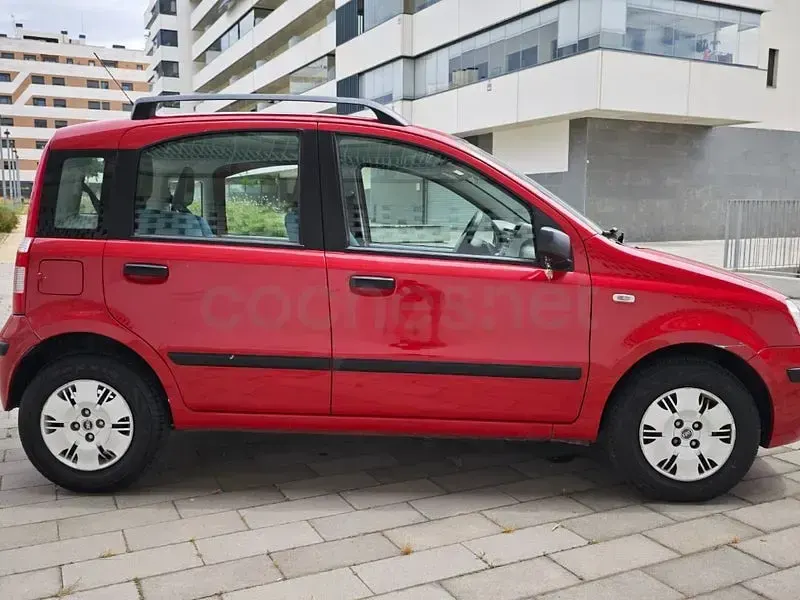 Usado Fiat Panda Dynamic 60 CV (44 kW) 2005 Rojo Utilitario