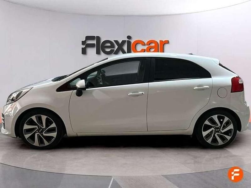 Usado Kia Rio 84 CV (61 kW) 2017 Blanco Utilitario