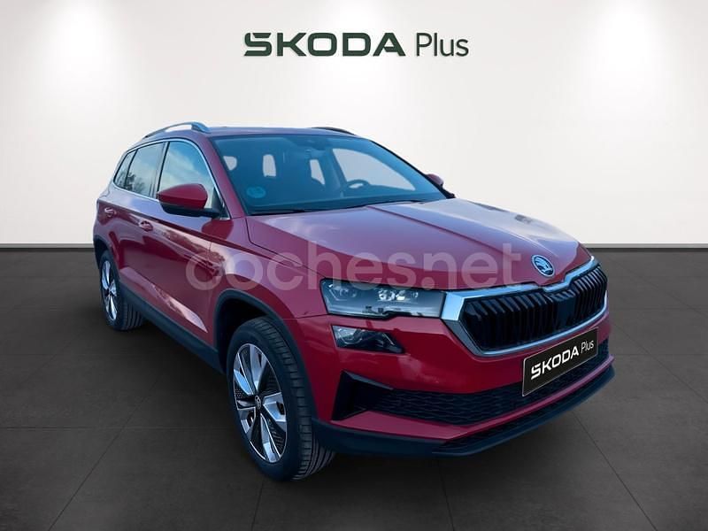 Rojo Usado 2024 Skoda Karoq SUV | 32.855 € (Caro) - Imagen 1/4