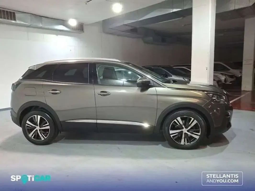 Usado Peugeot 3008 Allure 131 CV (96 kW) 2020 Marrón SUV