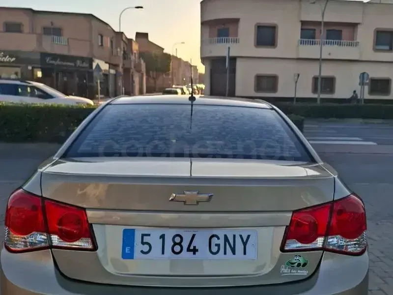 Usado Chevrolet Cruze LS 113 CV (83 kW) 2010 Marrón Berlina