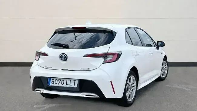 Usado Toyota Corolla Active 122 CV (89 kW) 2020 Blanco Berlina