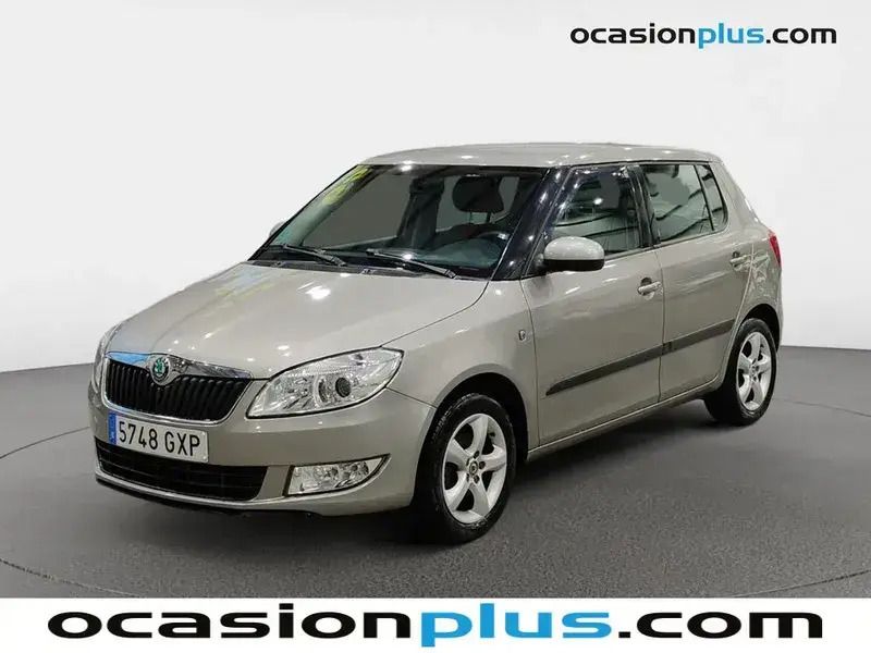 Beige Usado 2010 Skoda Fabia Style Utilitario | 5400 € - Imagen 1/4