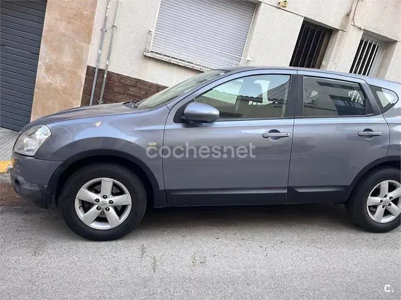 Usado Nissan Qashqai Acenta 106 CV (77 kW) 2007 Gris / plata SUV
