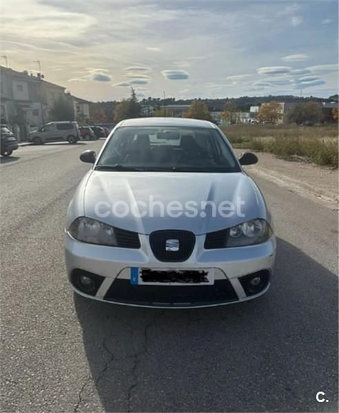 Gris / plata Usado 2008 Seat Ibiza Reference Berlina | 3300 € (Buen precio) - Imagen 1/4