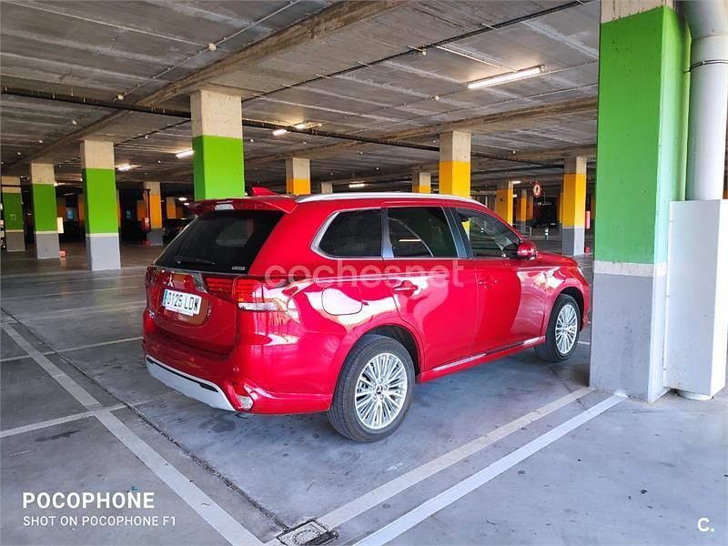 Usado Mitsubishi Outlander P-HEV 224 CV (164 kW) 2020 Rojo SUV